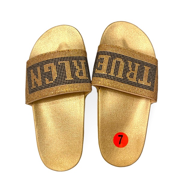 NWOT True Religion Slides - Picture 1 of 4